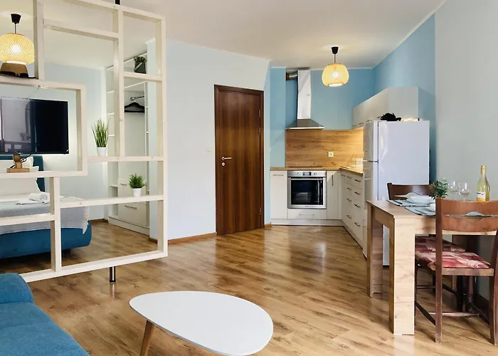 Royal Palm Moira's In *