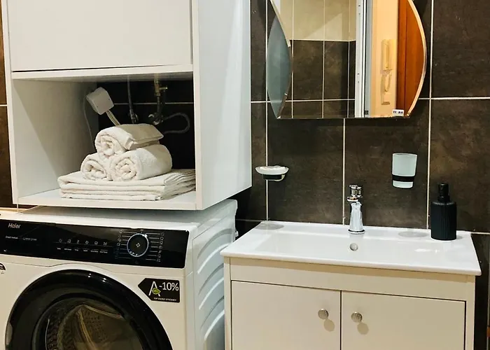 Royal Palm Moira's In