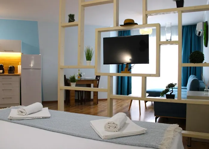 Royal Palm Moira's In