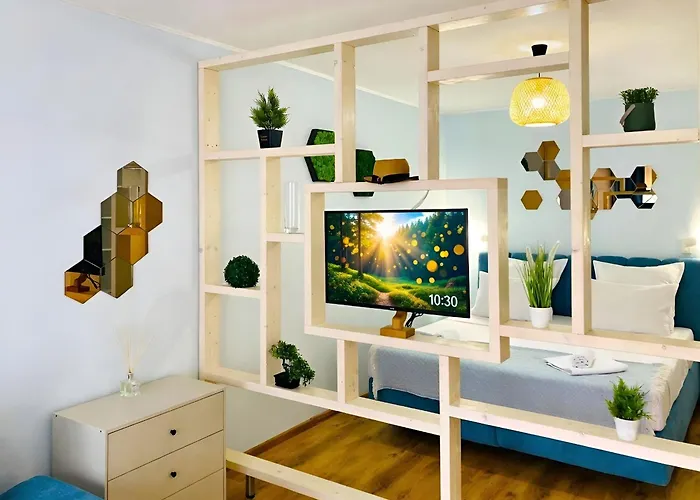 Royal Palm Moira's In