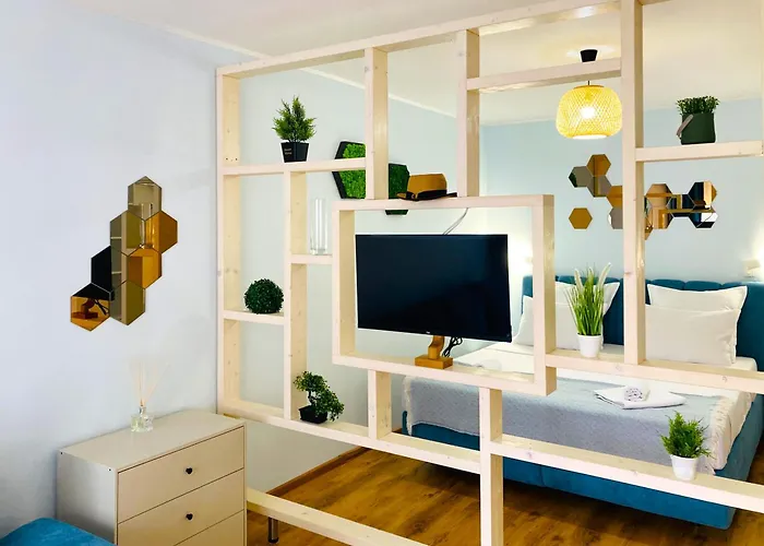 Royal Palm Moira's In