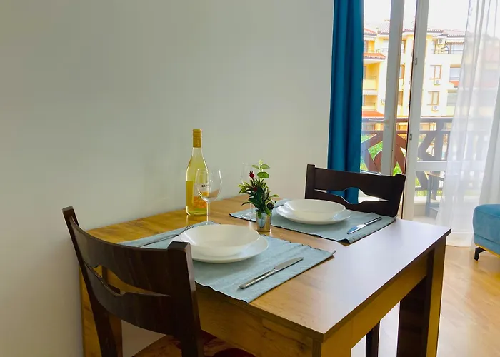 Royal Palm Moira's In