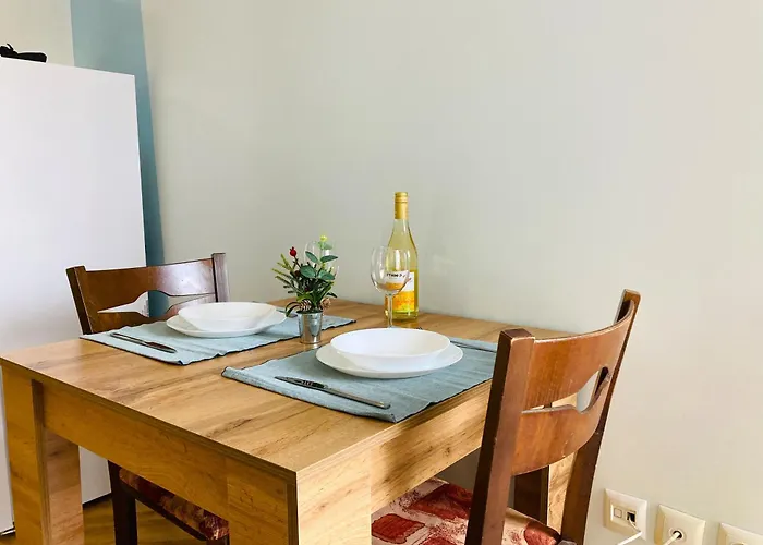 Royal Palm Moira's In