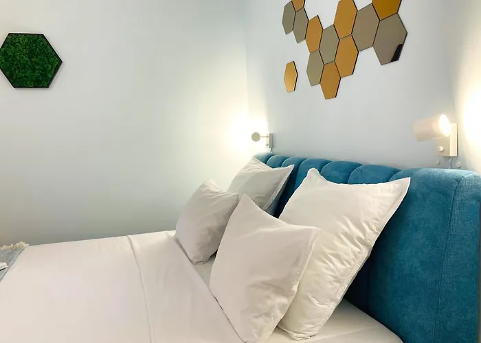 Royal Palm Moira's In