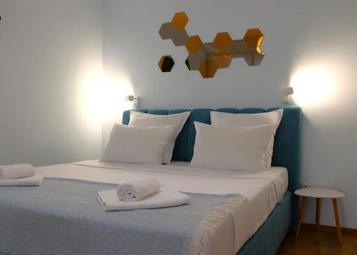 Royal Palm Moira's In *