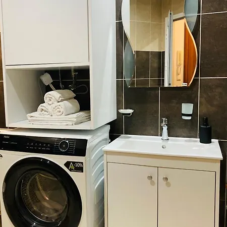 Royal Palm Moira's In