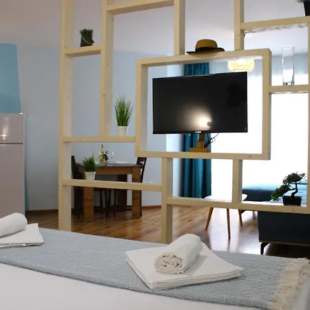 Royal Palm Moira's In