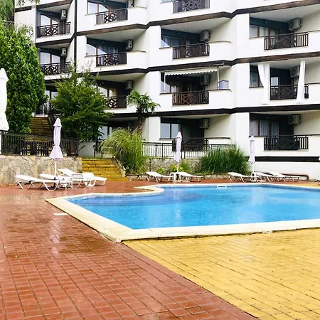 Royal Palm Moira's In スヴェティ・ヴラス