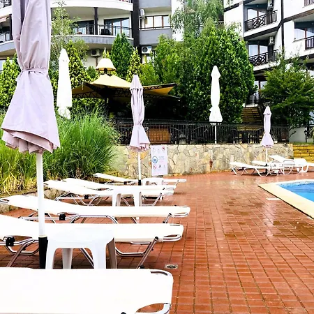 Royal Palm Moira's In Lägenhet Sveti Vlas