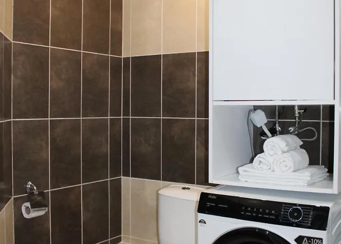 Royal Palm Moira's In *